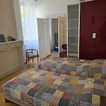 Guesthost - Elegant & Bright Flat In Center