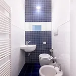 Guesthost - Elegant & Bright Flat In Center Apartment *
