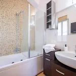 Guesthost - Elegant & Bright Flat In Center * Parma