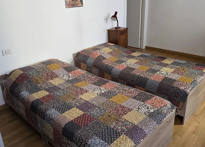 Guesthost - Elegant & Bright Flat In Center * Parma