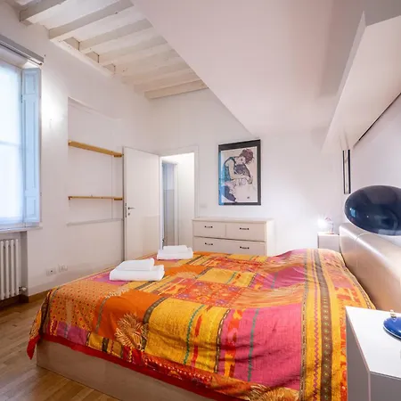 Guesthost - Elegant & Bright Flat In Center Apartamento