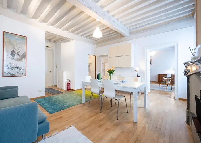 Guesthost - Elegant & Bright Flat In Center