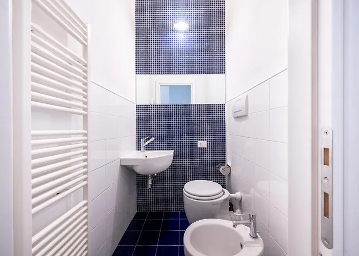 Guesthost - Elegant & Bright Flat In Center Apartmán *