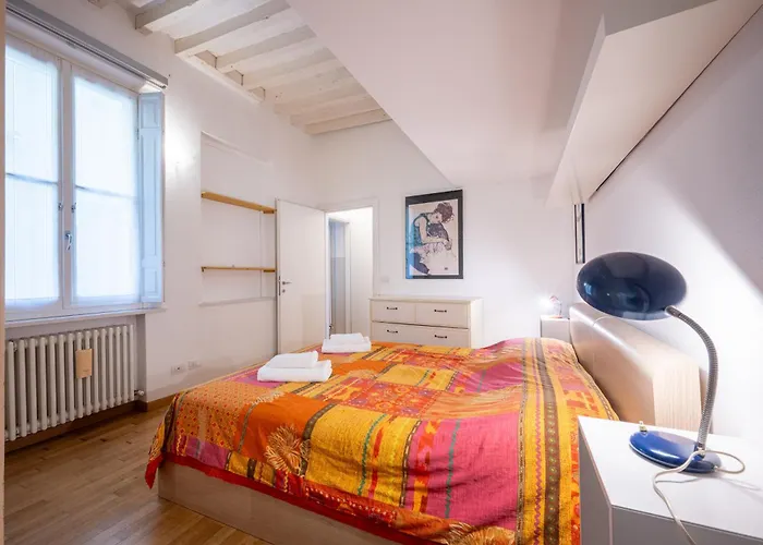 Guesthost - Elegant & Bright Flat In Center Apartmán