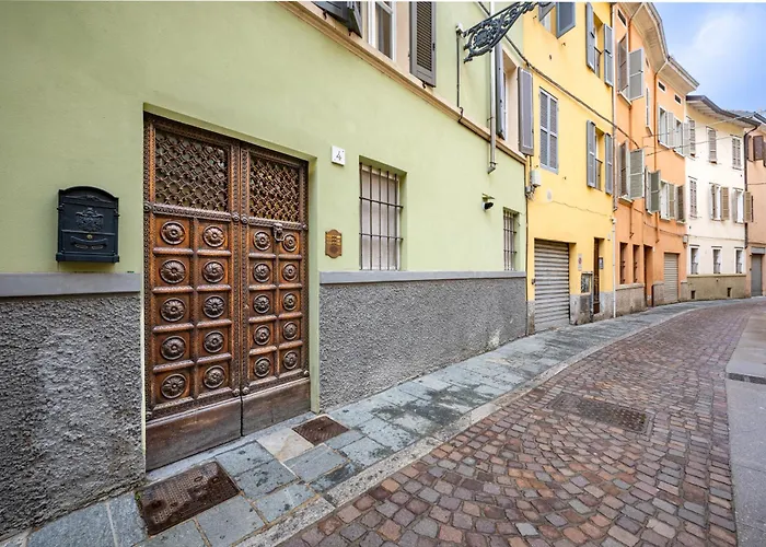 Guesthost - Elegant & Bright Flat In Center Apartmán Parma